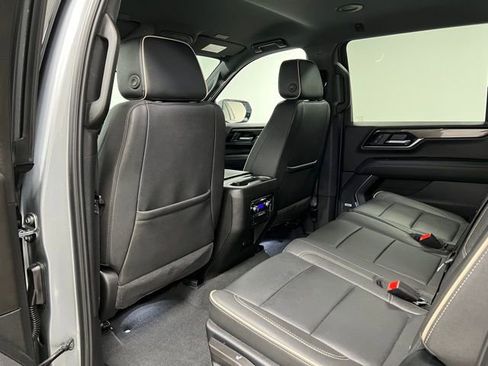 Used 2025 GMC Yukon XL Elevation AWD/4WD image 44