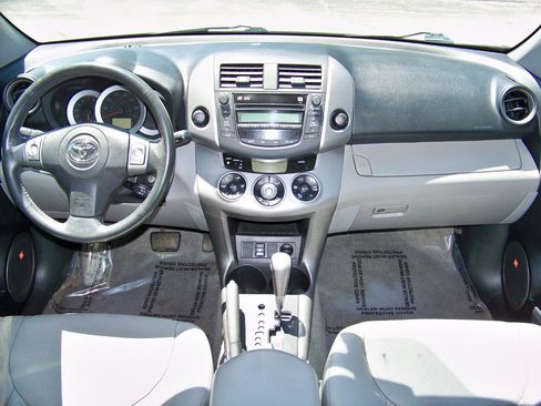 Used 2008 Toyota RAV4 Limited AWD/4WD image 25