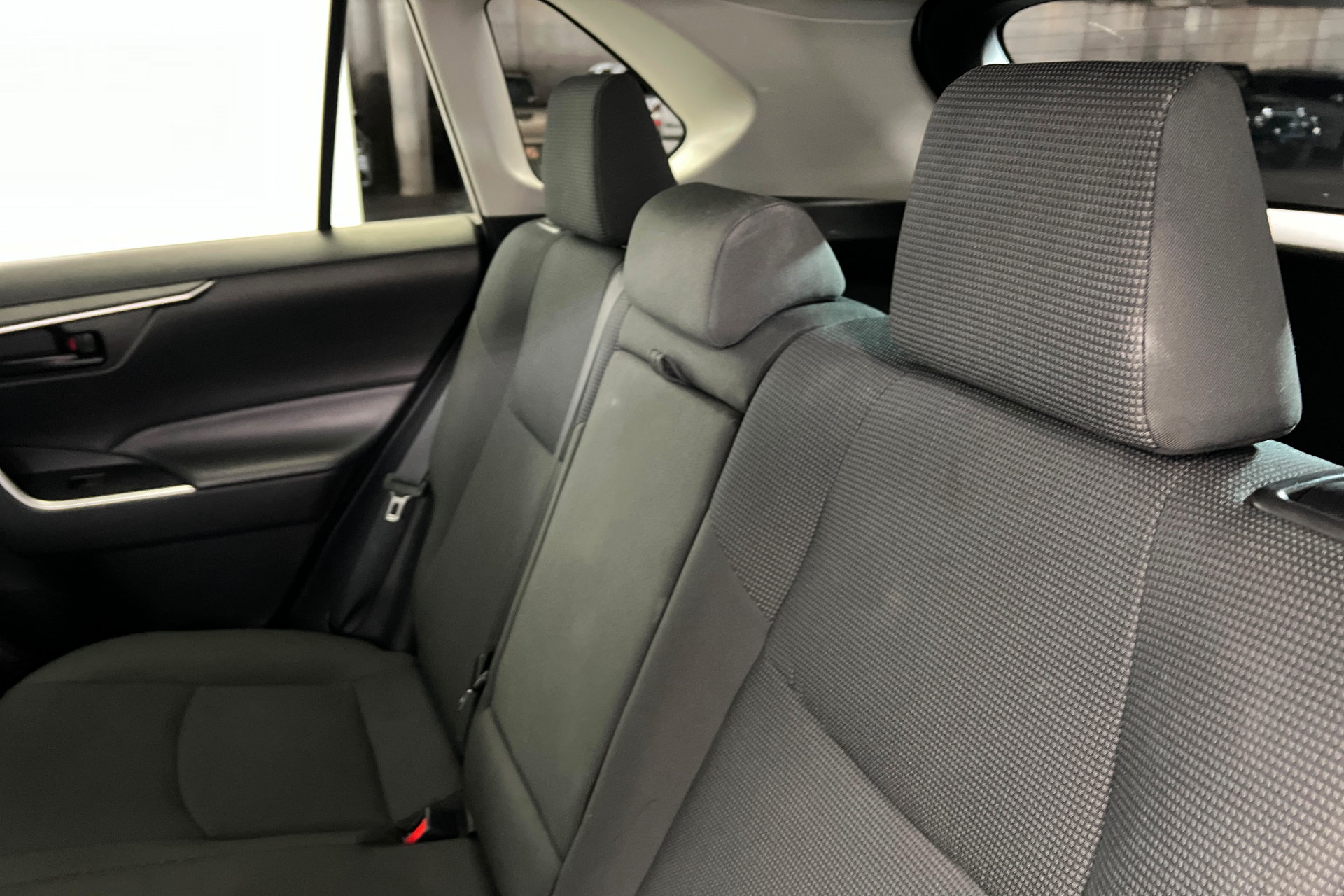 Used 2022 Toyota RAV4 LE FWD image 21