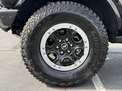Used 2023 Ford Bronco 2-Door w/ Sasquatch Package AWD/4WD image 13