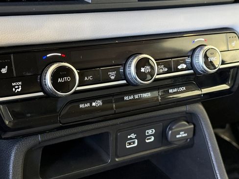 Used 2023 Honda Pilot EX-L image 17
