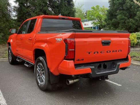 Certified 2024 Toyota Tacoma TRD Sport AWD/4WD image 9