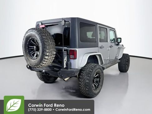 Used 2014 Jeep Wrangler Unlimited Rubicon w/ Connectivity Group AWD/4WD image 9