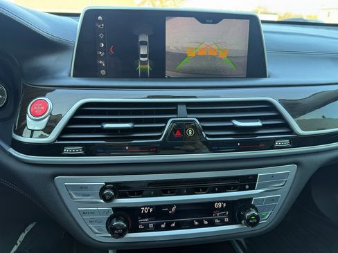 Used 2018 BMW 740e xDrive image 37