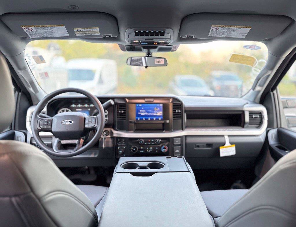 New 2026 Ford F550 4x4 Supercab Super Duty image 23