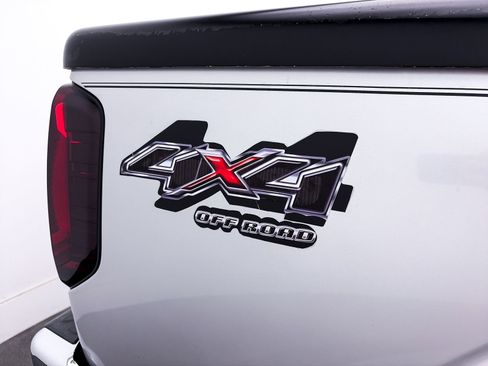 Used 2018 Nissan Frontier SV w/ Value Truck Package image 10