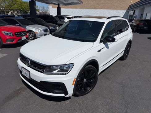 Used 2021 Volkswagen Tiguan SE R-Line FWD image 2