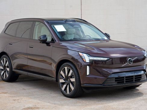 Used 2025 Volvo EX90 Ultra AWD/4WD image 51