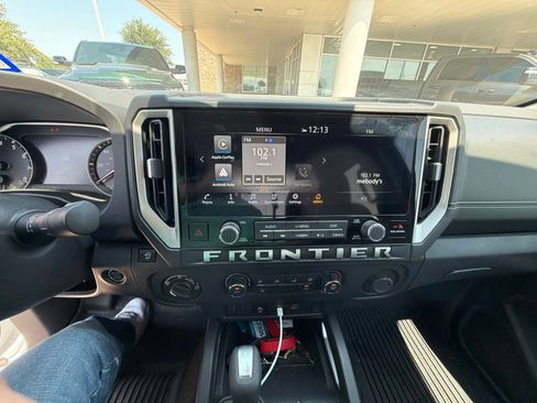 Used 2025 Nissan Frontier SV AWD/4WD image 35