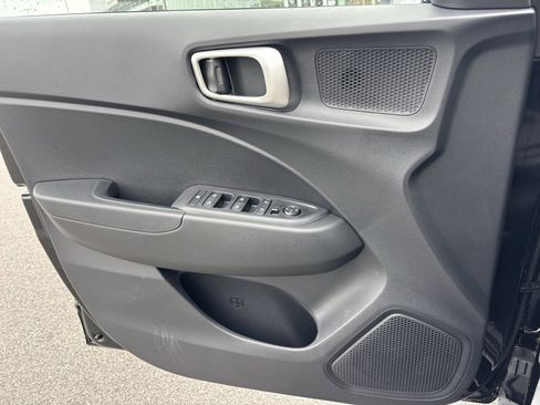 New 2025 Hyundai Venue SE image 10