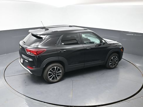 Used 2025 Chevrolet TrailBlazer LT AWD/4WD image 43