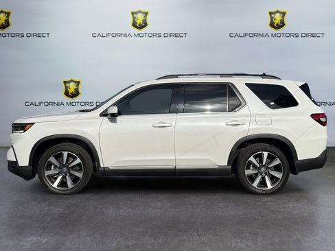 Used 2025 Honda Pilot Touring image 2