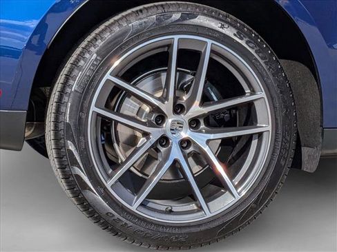 Used 2025 Porsche Macan image 29