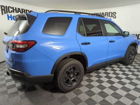 New 2025 Honda Pilot TrailSport image 5