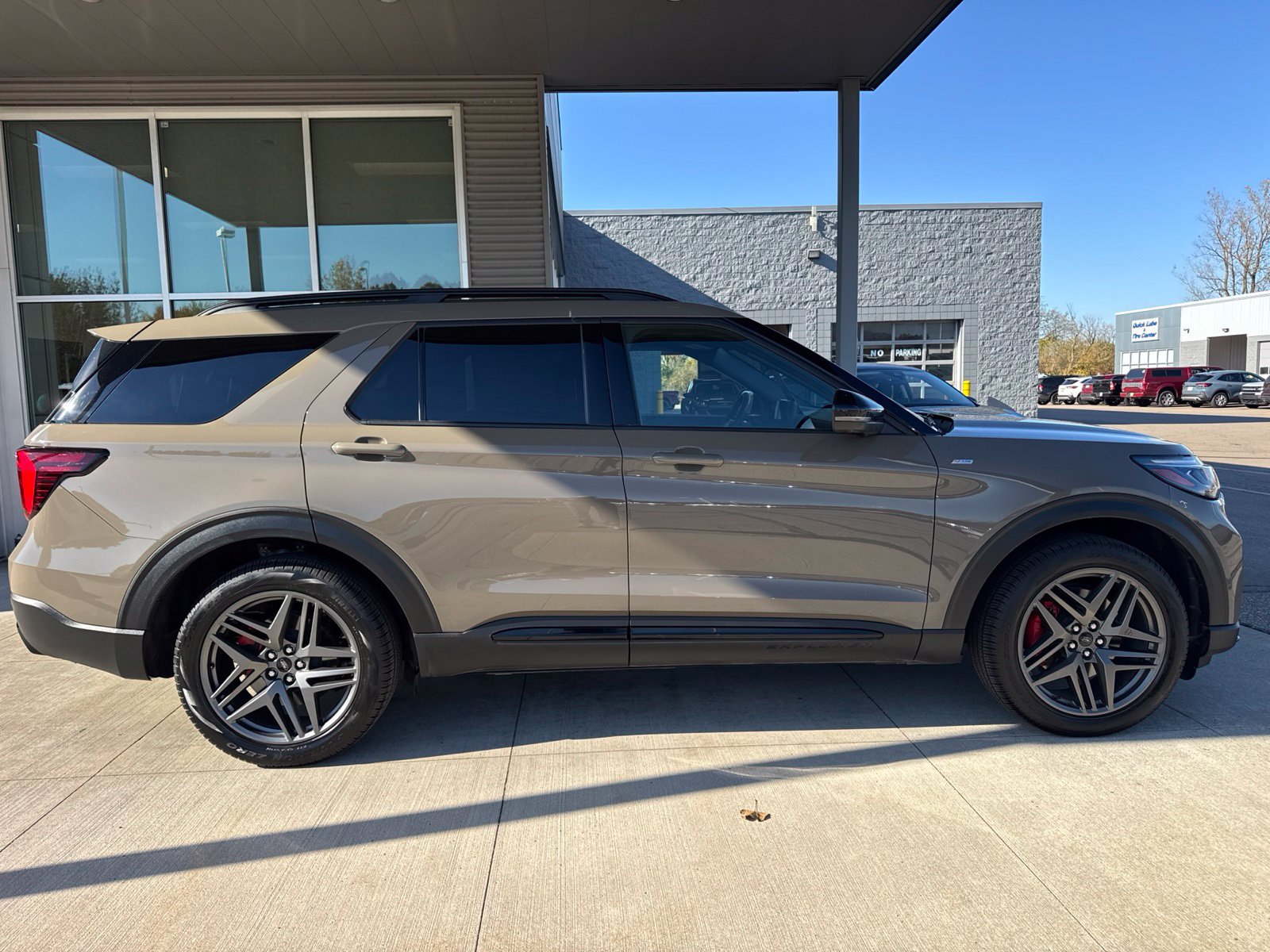 Certified 2026 Ford Explorer ST-Line w/ ST-Line Street Pack AWD/4WD image 9