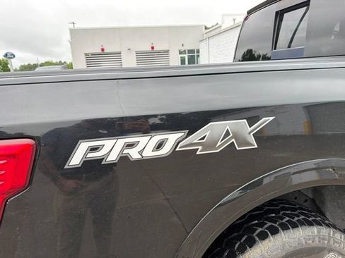 Used 2017 Nissan Titan PRO-4X w/ Pro-4x Convenience Package AWD/4WD image 37