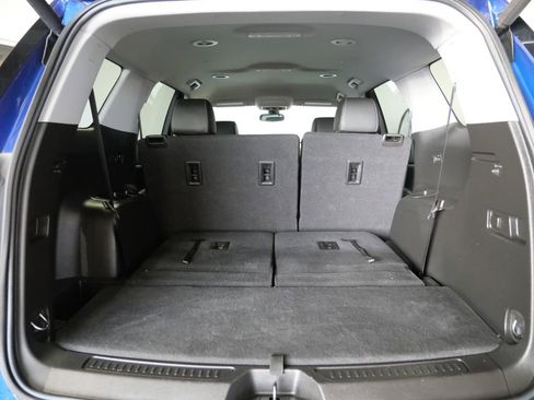 Used 2023 GMC Acadia SLT w/ Elevation Edition image 25