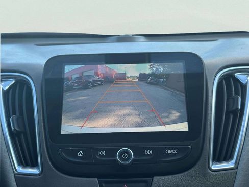 Used 2016 Chevrolet Malibu LT FWD image 31
