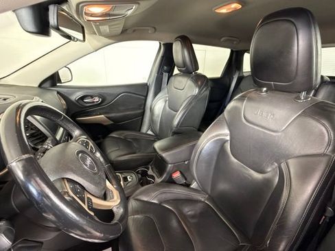 Used 2018 Jeep Cherokee Limited w/ High Altitude Package AWD/4WD image 15