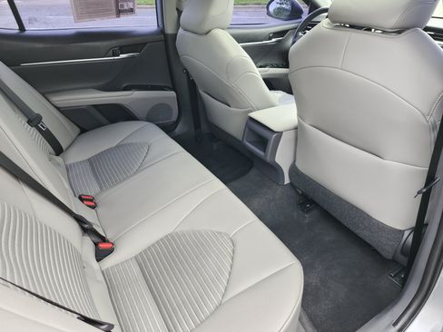 Used 2020 Toyota Camry SE FWD image 20