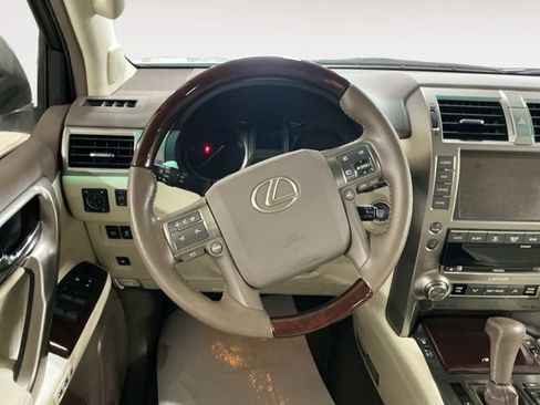 Used 2015 Lexus GX 460 Luxury AWD/4WD image 12