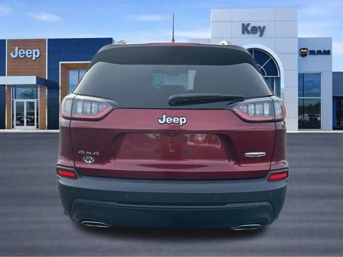 Used 2020 Jeep Cherokee Latitude Plus w/ Cold Weather Group AWD/4WD image 4