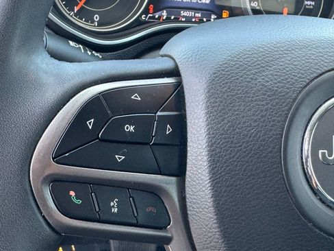 Used 2022 Jeep Cherokee Limited image 24