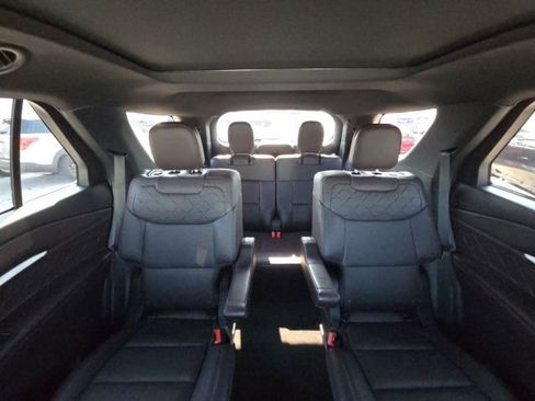Used 2025 Ford Explorer Platinum w/ Ultimate Package image 19