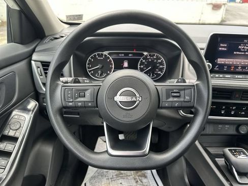 Used 2024 Nissan Rogue S AWD/4WD image 13