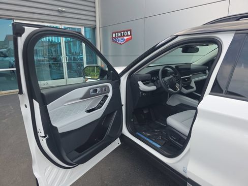 New 2026 Ford Explorer Platinum w/ LUX Leather Package AWD/4WD image 9