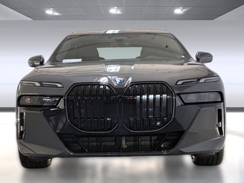 New 2026 BMW 740i image 5