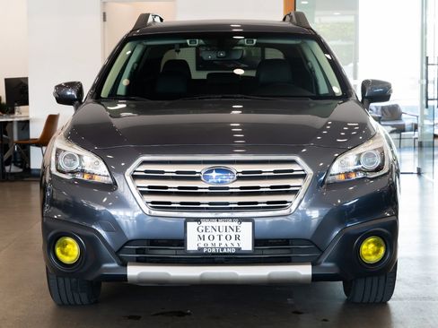 Used 2017 Subaru Outback 3.6R Limited AWD/4WD image 2