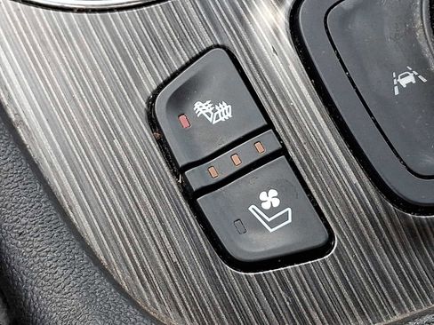 Used 2023 GMC Acadia SLT w/ Elevation Edition image 34