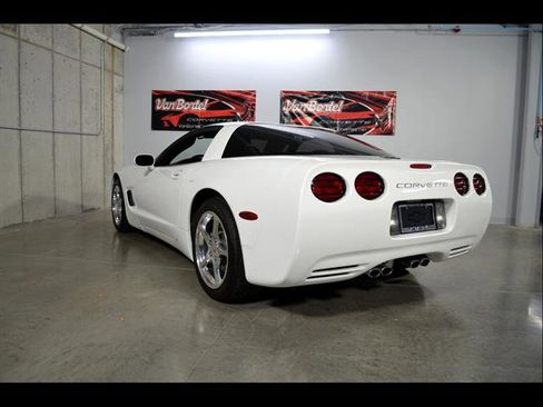 Used 2004 Chevrolet Corvette Coupe w/ Preferred Equipment Group image 5