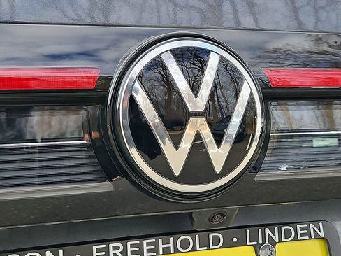 New 2026 Volkswagen Taos SE image 21