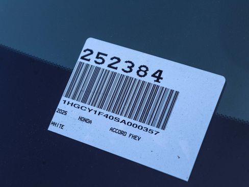 Certified 2025 Honda Accord SE image 32