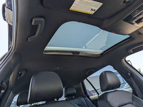 Used 2018 Volkswagen GTI SE FWD image 19