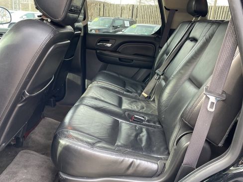 Used 2009 Cadillac Escalade AWD image 19