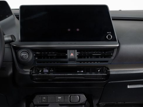 Used 2025 Toyota Prius XLE image 35