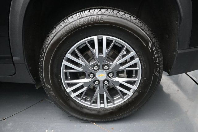 Used 2025 Chevrolet Traverse LT AWD/4WD image 11