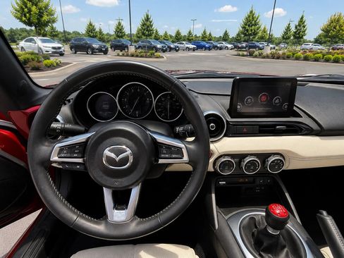 Used 2021 MAZDA MX-5 Miata RF Grand Touring RWD image 14