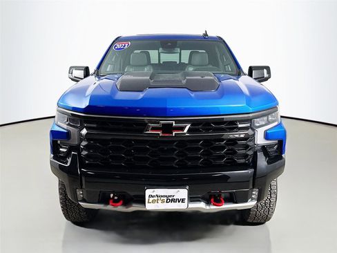 Used 2023 Chevrolet Silverado 1500 ZR2 image 3
