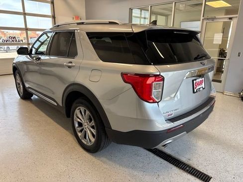 Used 2023 Ford Explorer Limited AWD/4WD image 9