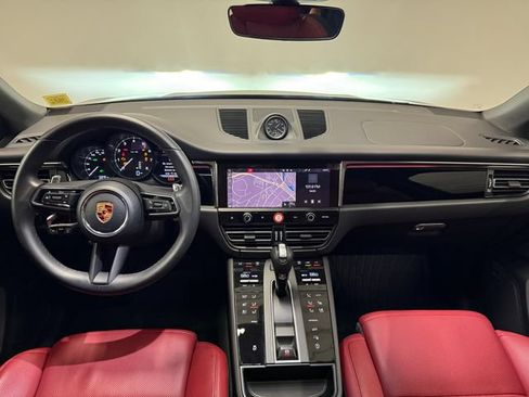 Certified 2026 Porsche Macan AWD/4WD image 14