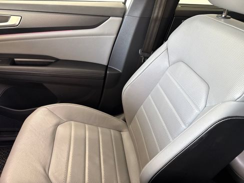 Used 2024 Volkswagen Atlas Cross Sport SEL R-Line AWD/4WD image 21