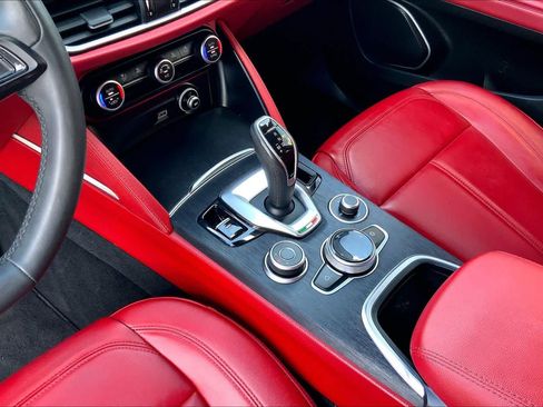 Used 2020 Alfa Romeo Stelvio RWD image 17