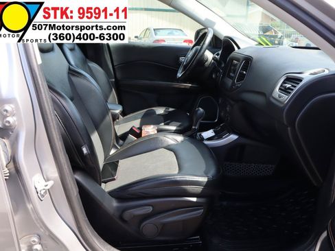 Used 2018 Jeep Compass Latitude w/ Popular Equipment Group AWD/4WD image 22