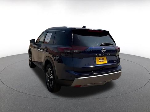 Used 2026 Nissan Rogue SL FWD image 9