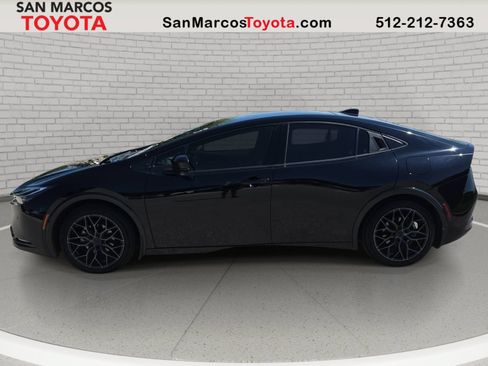 Used 2024 Toyota Prius XLE FWD image 9