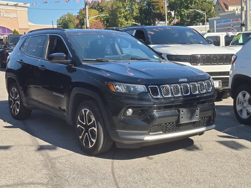 Used 2023 Jeep Compass Limited AWD/4WD image 3